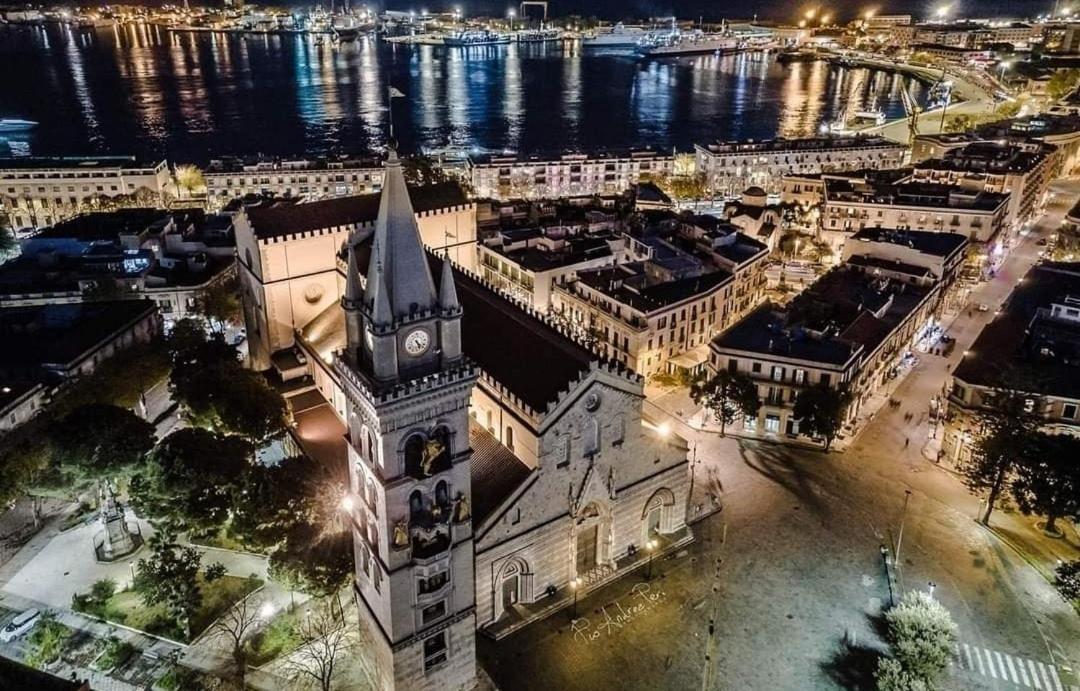 Suleima B&B Messina Centro Bagian luar foto