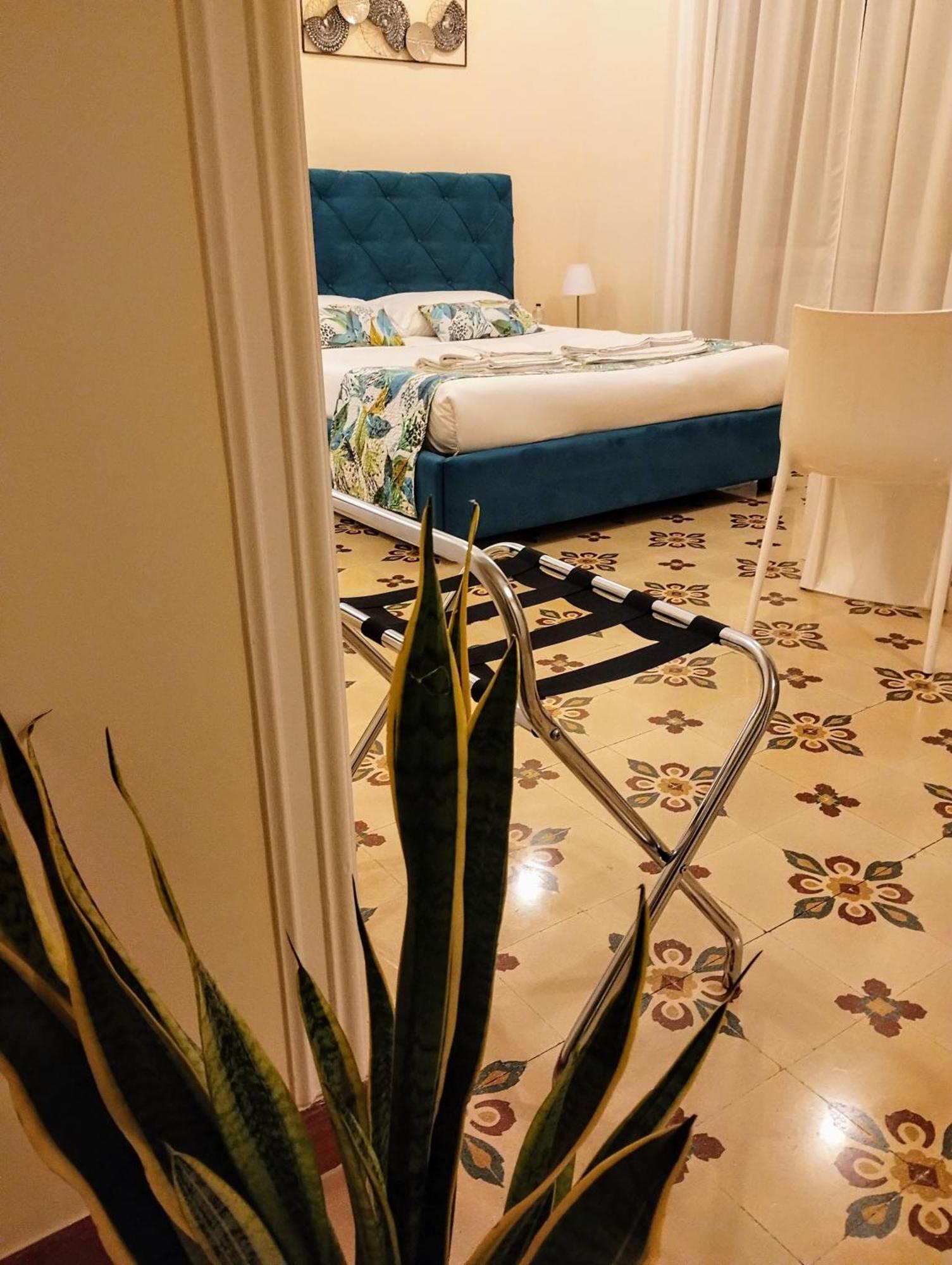 Suleima B&B Messina Centro Bagian luar foto