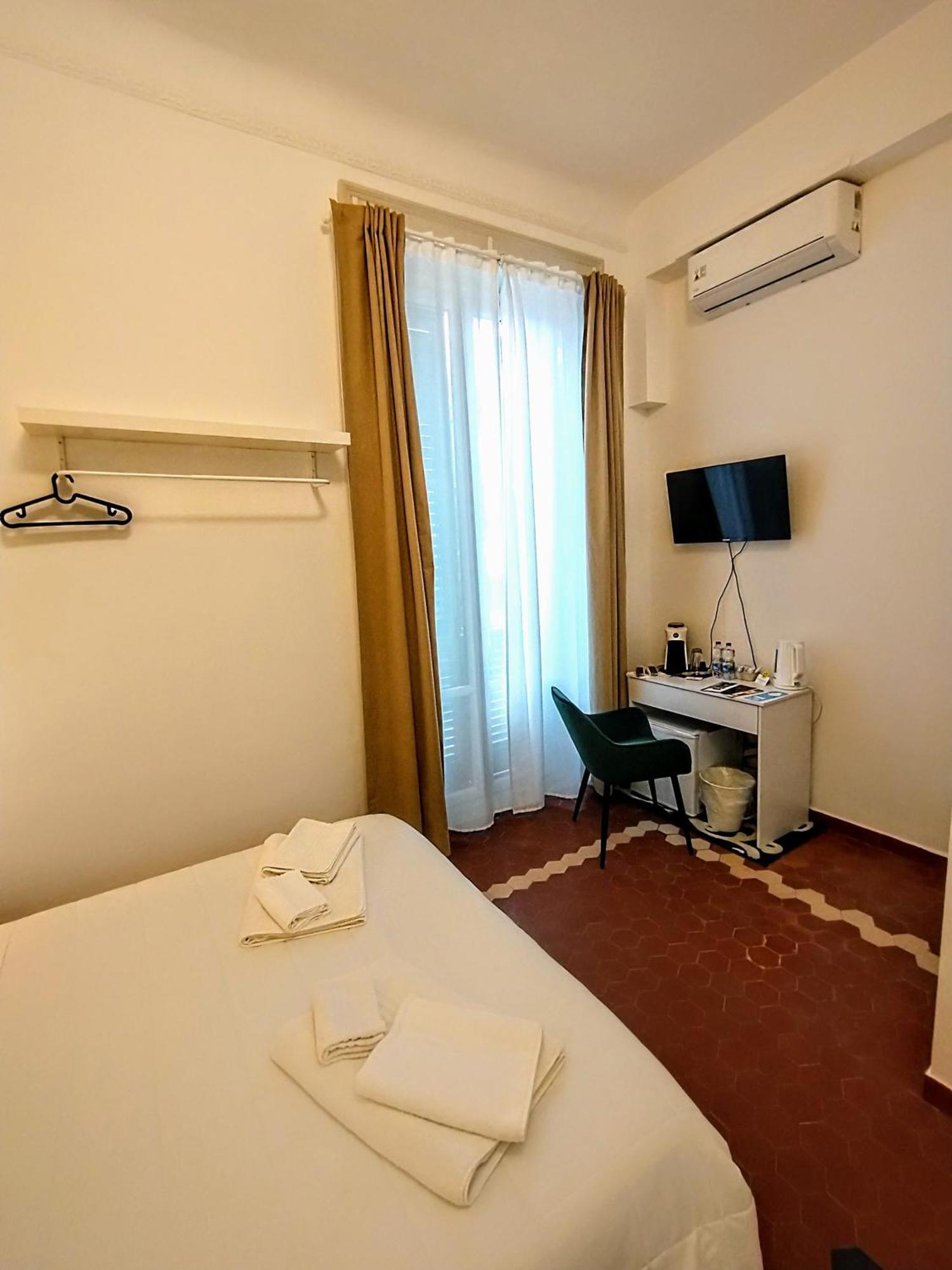 Suleima B&B Messina Centro Bagian luar foto